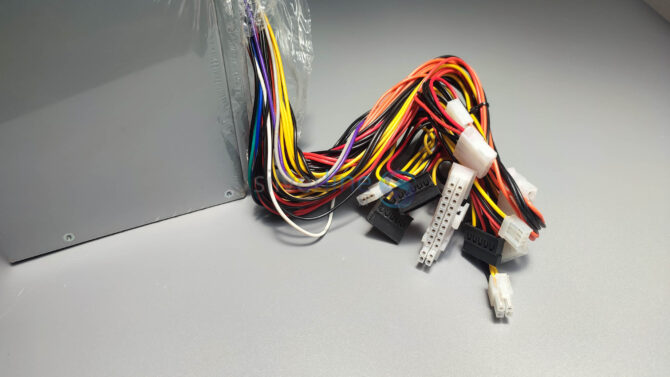 FSP300-60PLN 300W Power Supply with 6 pin AUX Connector - Image 3