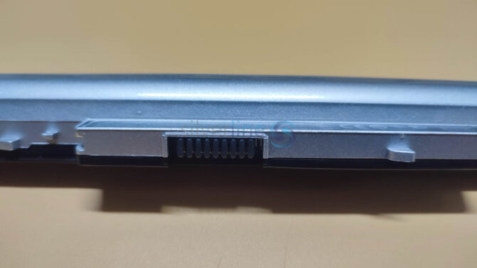 HP Pavilion 14 15 TouchSmart Series Laptop Battery 41WH LA03 / LA04 - SILVER
